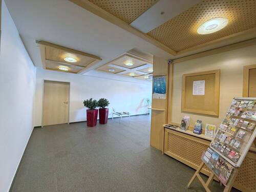 22936 LooseImmo Hauseingang - 2 Zimmer Etagenwohnung in Scharbeutz