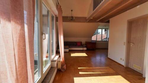 Essbereich mit Zugang Balkon - 