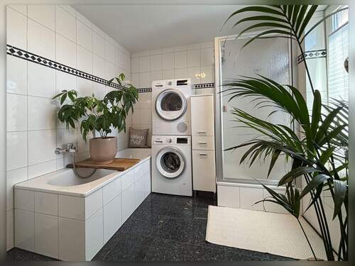 Bad mit Waschmaschinenanschluss - 4 Zimmer Etagenwohnung in Borken