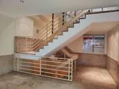 Treppen zum Aufzug - 