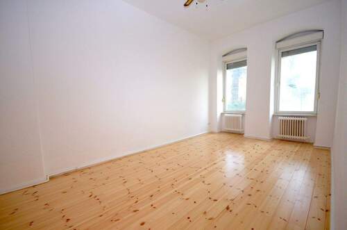 Wohnzimmer - 2 Zimmer Etagenwohnung zum Kaufen in Berlin