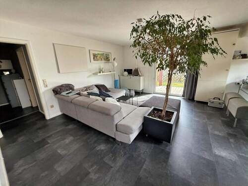 Wohnen/Essen mit Zugang Terrasse - 