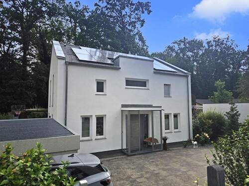 Straßenansicht - 7 Zimmer Einfamilienhaus zum Kaufen in Schönwalde-Glien