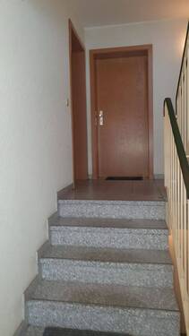 Eingangsbereich Wohnungstür - Etagenwohnung mit 77,00 m&sup2; in Bernstadt zur Miete