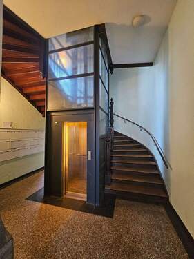 Lift - Etagenwohnung mit 184,60 m&sup2; in Leipzig zur Miete