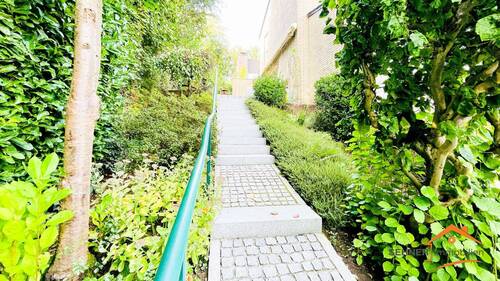 Natursteinweg im Garten - 5 Zimmer Mehrfamilienhaus, Wohnhaus zum Kaufen in Dortmund