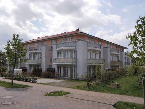 Haus "Achtern Diek" - Sonniges Wohnen nahe der Ostsee: helle 2-Zimmer-Wohnung mit Dachterrasse in Redewisch, nur 250 m bis zum Meer!