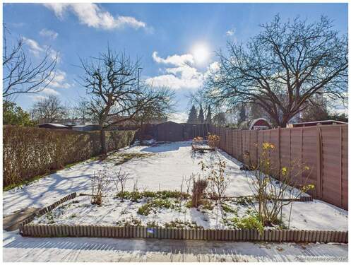 Blick in den Garten - 4 Zimmer Doppelhaushälfte in Germering