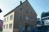 Ost-Seite - Generationenhaus mit 3 Etagen und Gestaltungsfreiraum
