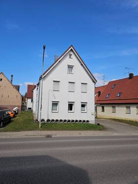 Südansicht - 7 Zimmer Etagenwohnung in Laichingen