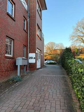 Hauseingang - 2 Zimmer Etagenwohnung zum Kaufen in Bad Bramstedt