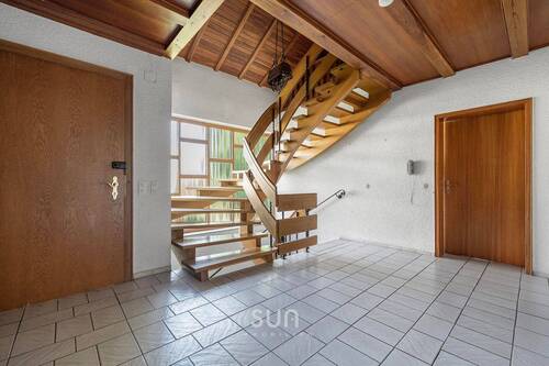 TREPPENHAUS - 1 Zimmer Einfamilienhaus in Usingen