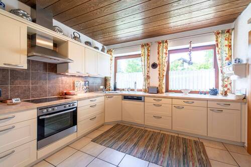 Küche - 6 Zimmer Einfamilienhaus zum Kaufen in Wildsteig