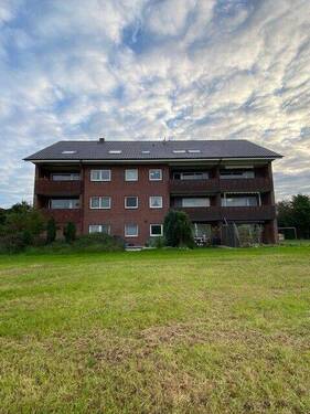 Hausansicht Rückseite - 4 Zimmer Wohnung Curslacker Deich 101 in 21039 Hamburg - Ein Angebot von IVD-HAUSVERWALTUNG GERD VON DER HEIDE Immobilien GmbH