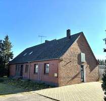 Einfamilienhaus auf großem Grundstück im ländlichen Außenbereich von Wagenfeld