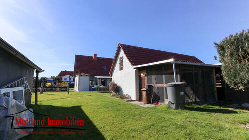 Nebengelass und Haupthaus - 