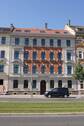 Hausfront - Genial! + Parkett + 10m² Südwestbalkon + Fußbodenheizung + Tageslichtbad mit Wanne & Dusche