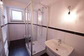 Badezimmer - 2-Zimmer-Wohnung mit kleinem Balkon