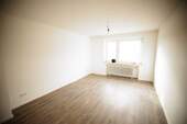 Wohnzimmer - 2 Zimmer Etagenwohnung zur Miete in Düsseldorf