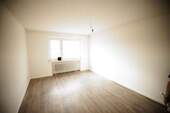Wohnzimmer Bild 2 - 2 Zimmer Etagenwohnung in Düsseldorf