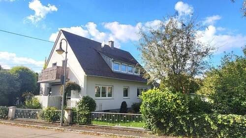 Bild 1 - +++Leipheim, charmantes Ein- oder Zwei-FH, ca. 158 m² Wfl., Garage, 634 m² Eckgrundstück+++
