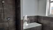 Referenzbad mit Dusche u Wanne - 6 Zimmer Etagenwohnung zur Miete in Chemnitz
