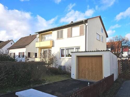 Hausansicht - Schönes Einfamilienhaus mit Garage in Ruhiger Lage