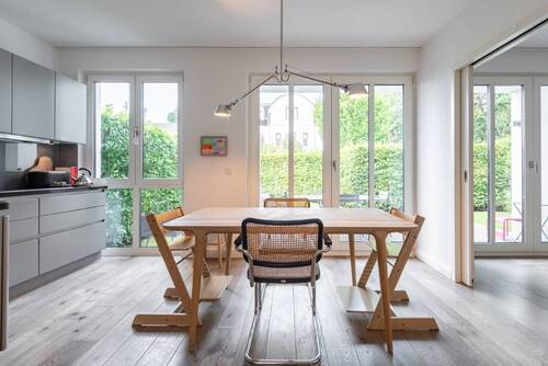Esstisch - 4 Zimmer Etagenwohnung in Hamburg