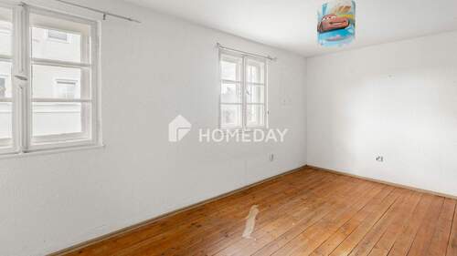 1. OG Schlafzimmer 1 - 