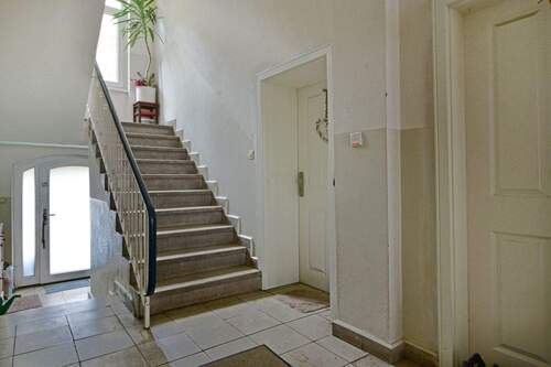 Treppenhaus - Etagenwohnung mit 93,40 m&sup2; in Kassel / Süd zum Kaufen