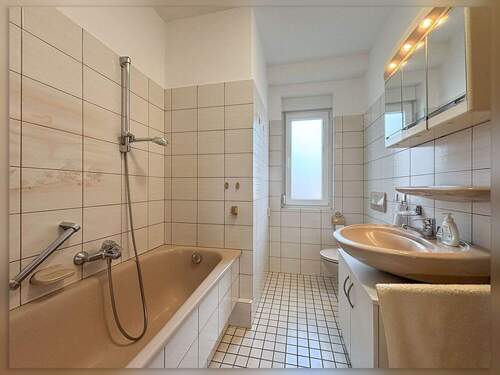 Badezimmer im Erdgeschoss - 