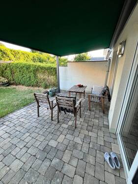 überdachte Terrasse - 4 Zimmer Doppelhaushälfte in Rommerskirchen