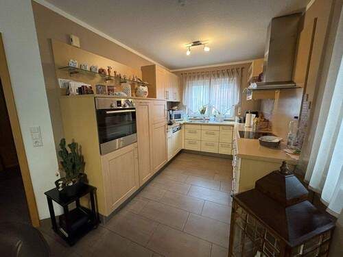 Küche - 5 Zimmer Doppelhaushälfte in Satteldorf