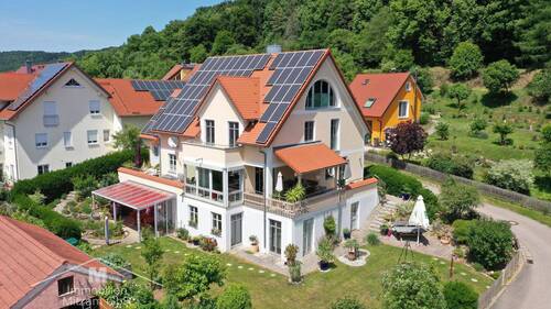 Südwestansicht - Außergewöhnliches Wohndomizil mit Einliegerwhg. in sonniger Waldrandlage von Mühlbach, mitten im Altmühltal