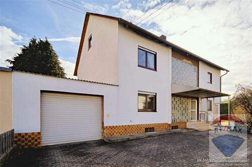 Straßenansicht - 8 Zimmer Einfamilienhaus zum Kaufen in Höchstädt