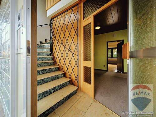 Windfang - 8 Zimmer Einfamilienhaus in Höchstädt