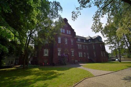 Komplettansicht - ***Lichtdurchflutete Wohnung im historischen Gemäuer mit Aufzug in Rheindahlen***