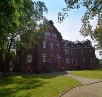 ***Lichtdurchflutete Wohnung im historischen Gemäuer mit Aufzug in Rheindahlen*** - Mönchengladbach