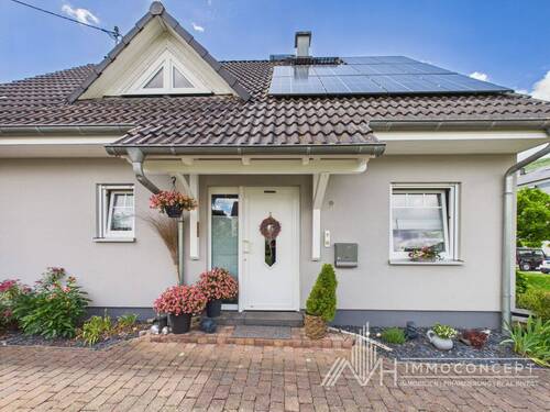 Hauseingang - 7 Zimmer Mehrfamilienhaus, Wohnhaus in Piesport