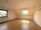 Schlafzimmer 3 mit Zugang zum Balkon - 