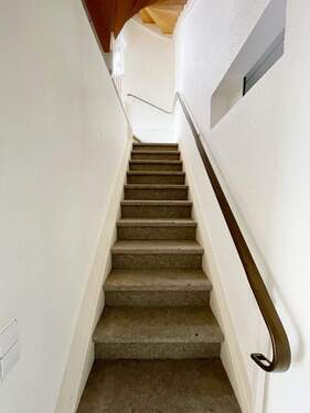 Treppe ins Obergeschoss - 