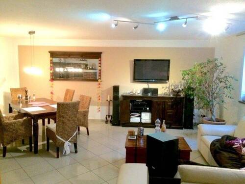 Wohnzimmer - 3 Zimmer Etagenwohnung in Rott