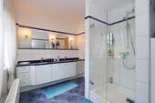 Badezimmer II - 