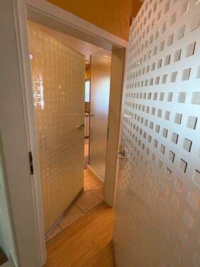 Glas-Türen zum Bad, Schlafen + - 