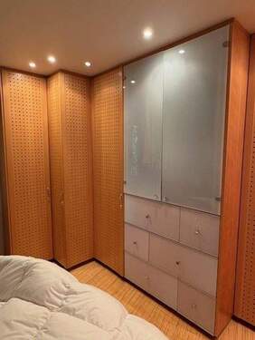 viel Platz für Kleidung + mehr - 