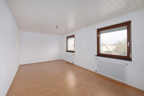 Wohnzimmer Hauptgebäude Wohnung 1. OG - 