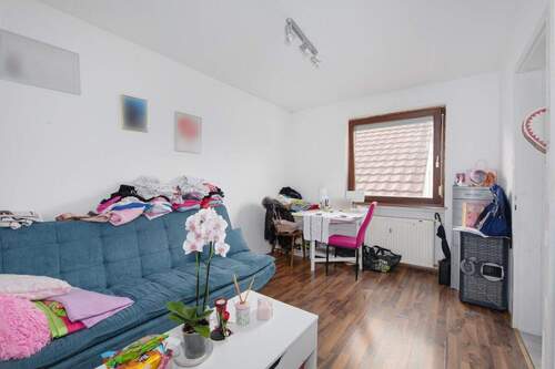 Wohnzimmer Hauptgebäude Wohnung 1. OG - 