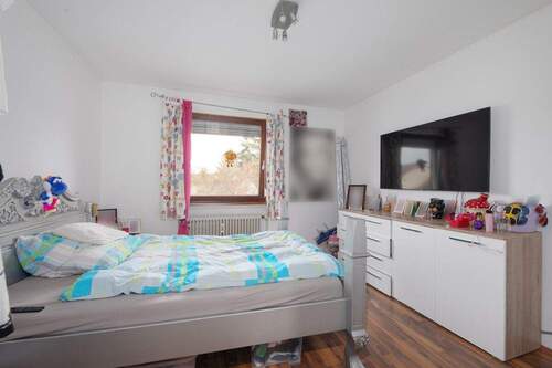 Schlafzimmer Hauptgebäude Wohnung 1. OG - 