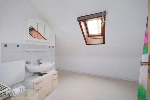 Badezimmer Nebengebäude Wohnung OG - 