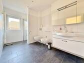 modernes Duschbad - 
